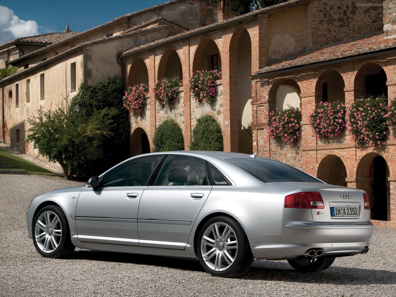 Audi S8 (2005)